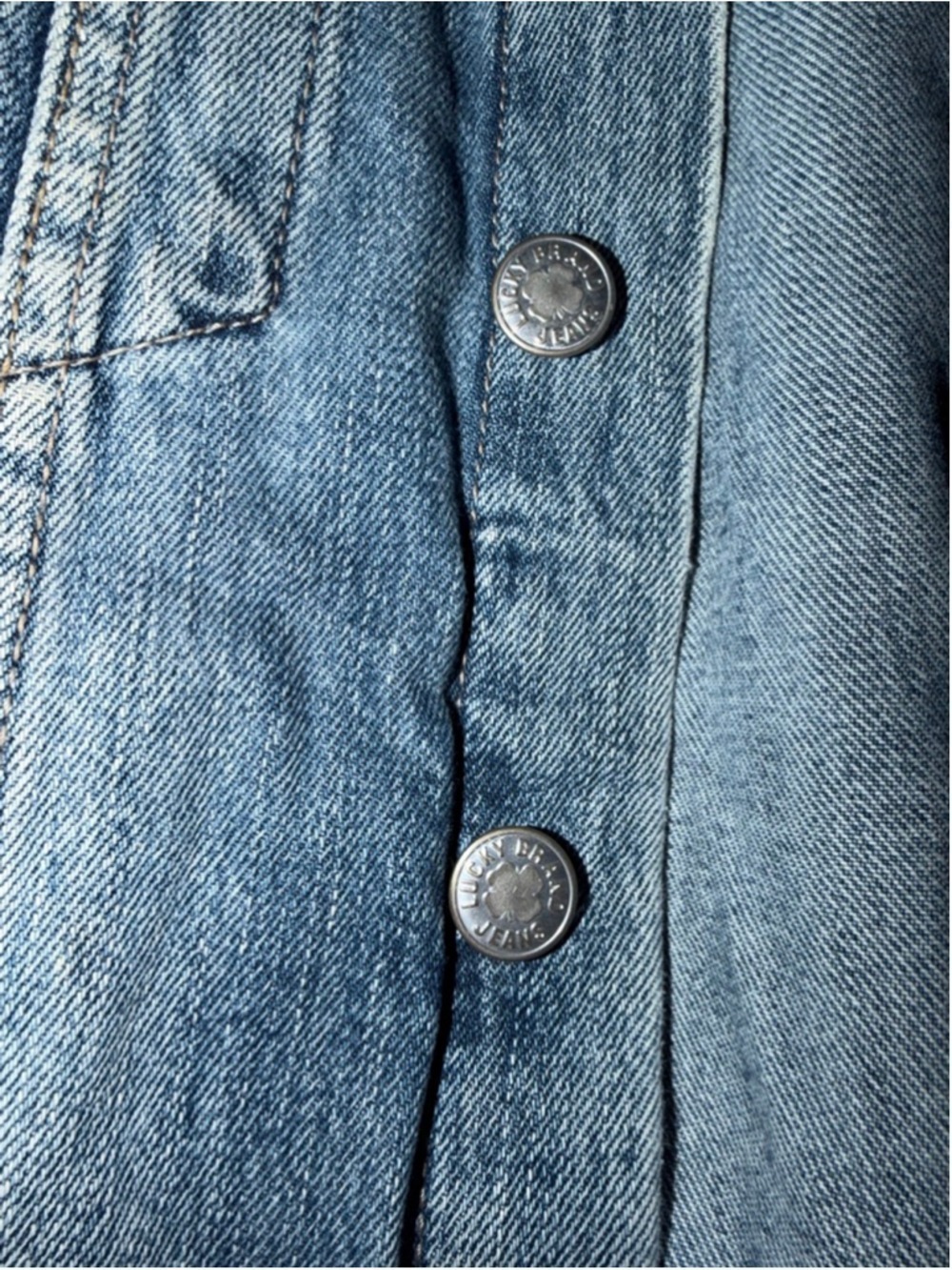 Lucky Brand Cropped Denim Jacket - Fringed Hem - Soft & Stretchy - Size Large - Picture 7 of 8